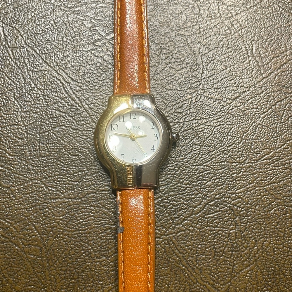 Vintage Guess watch - Picture 2 of 5